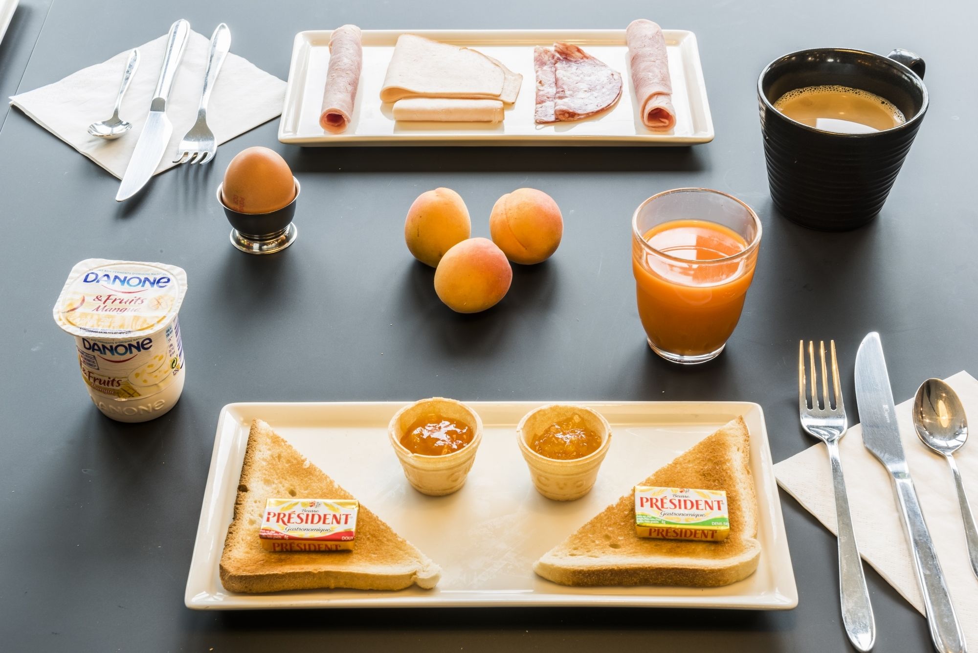 ไอบิส มาร์น ลา วัลเล วาล เดอร็อป Hotel มองต์เตฮวา ร้านอาหาร รูปภาพ